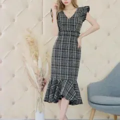 フリル付きVネックマーメイドドレス