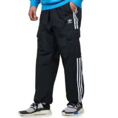 アディダス adidas 3 STRIPES カーゴパンツ 定番商品‼️