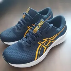 美品 ASICS PATRIOT14 ランニング ミッドナイト/ヤマブキ26.5のサムネイル