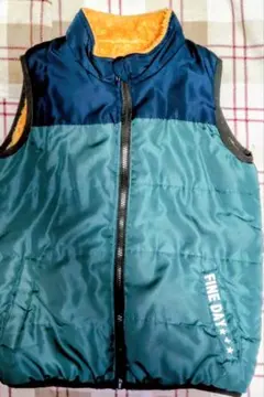 中綿ベスト 緑（リバーシブルオレンジ）FINE DAY