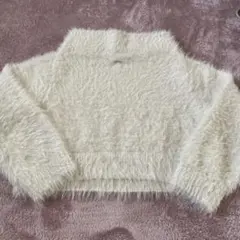 ラメ入りホワイトファー風クロップドセーター