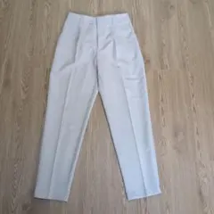 ホワイト スラックス