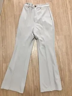 GU ライトグレー フレアパンツ M