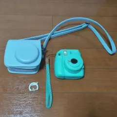 Fujifilm Instax mini 8+ ミントグリーン　持ち運び用ケース