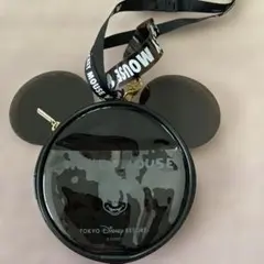 東京ディズニーリゾート　ミッキーマウス型　クリアポーチ　ネックストラップ付き