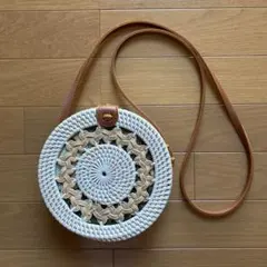 お値下げ 円形緑色ベージュかごバッグ