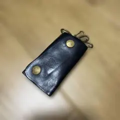 イルビゾンテ レザーキーケース 黒 コンパクト