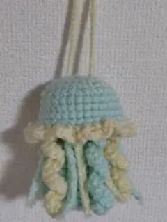 かぎ針編み クラゲリップケース 水色