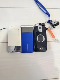 携帯電話(ガラケー)3台セット