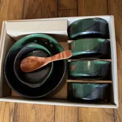 緑色の装飾食器セット　用途色々