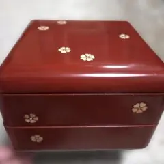 【お値下げ!!】ヴィンテージ　昭和の赤い二段重箱　漆器　貝の花模様