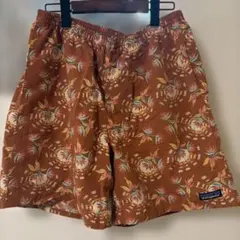 patagonia 花柄ショートパンツ ブラウン