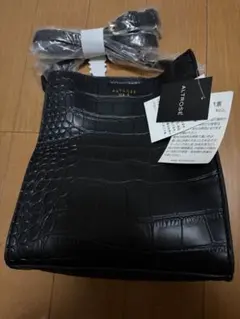ALTROSE クロコ型押し ショルダーバッグ ブラック