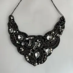 黒のビーズネックレス