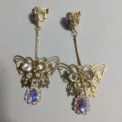 バタフライモチーフイヤリング