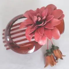 ★皮革の花飾り　和装にも普段使いにも最適　縦約8cm×横約12cm×高さ約7cm