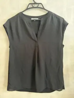 NATURAL BEAUTY BASIC ブラックシャツ Mのサムネイル