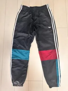 アディダス ナイロン ジョガーパンツ
