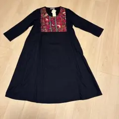 Malaika ネイビー 刺繍入りロングワンピース