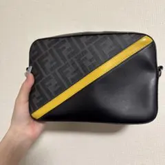 FENDI FFロゴショルダーバッグ ブラック/イエロー
