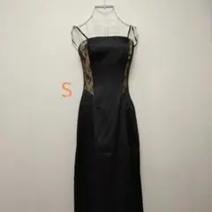 ストラップレス ブラックドレス