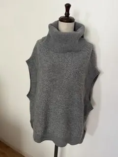 BCBGMAXAZURIA グレー タートルネック ノースリーブニット