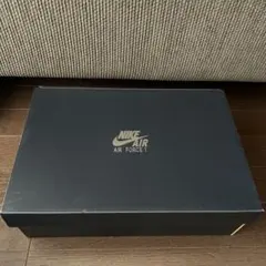 NIKE AIR FORCE 1 '07 LV8 9.5