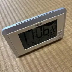 (ジャンク品)シチズン 電波目覚まし置き時計　パルデジットR080のサムネイル