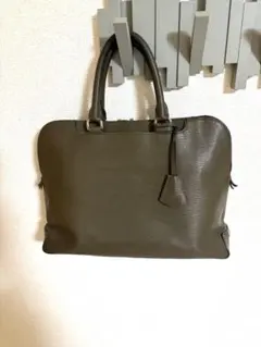【aniary】アニアリ　ブリーフケース　ビジネスバッグ　カーキ　鞄