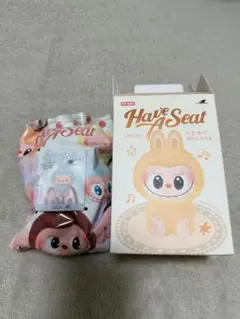 POP MART ラブブ　ハブアシート　HEHE グレー
