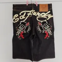 Item thumbnail for item 8e946b8f-de2f-47e5-aa5b-db1d6539c86e