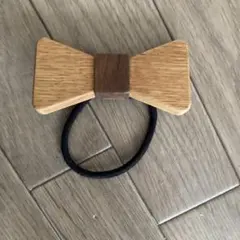 木製リボン型ヘアゴム