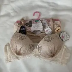 Sanei ノンワイヤーブラ ショーツセットLサイズ　ベージュ