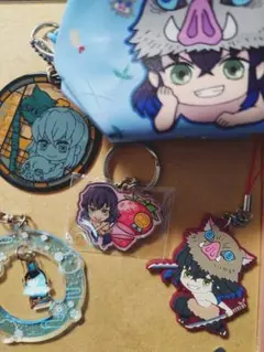 鬼滅の刃　伊之助４個セット ポーチ付き