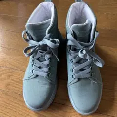 グレー ハイカットスニーカー