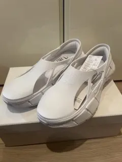 新品】Maison Margiela × Reebok ホワイト27サンダル - メルカリ