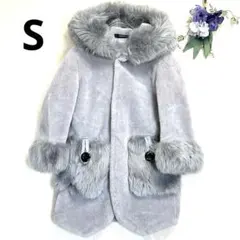 ファッション　フェイクファーコート　厚手ロングコート　フード大きめ深め　袖口ファ