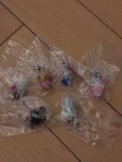 m*読様 ハローキティー　めじるしアクセサリー