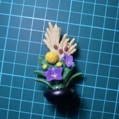 多色花のプラスチック鉢植え草花