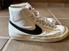 NIKE BLAZER MID 77 ホワイト ブラックのサムネイル
