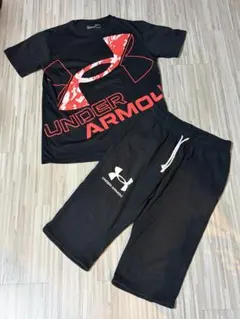 Under Armour Tシャツとショートパンツセット SM