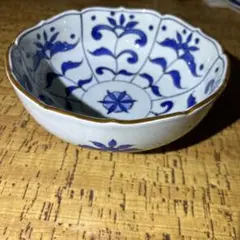 青い花柄八角形ボウル