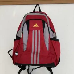 adidas リュックサック　レッド×シルバー