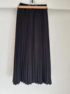 ブラック プリーツスカート