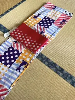 【Y131】浴衣4点セット　猫柄　カラフル柄　帯付き　伊達締め付き