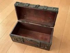 アンティーク調　木製　宝箱　トランク型ボックス