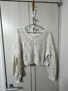 透かし編みアイボリー長袖ニット