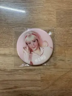 TWICE モモ　缶バッジ