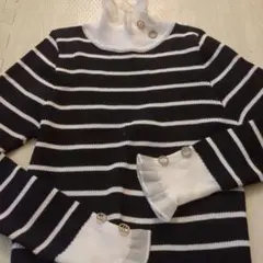 黒と白のストライプ ハイネックニット