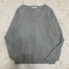 【美品】UNIQLO カシミヤ100% ニット　セーター　Vネック　グレー　M